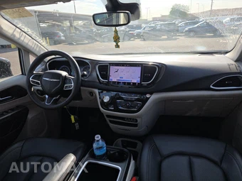 2024 Chrysler Pacifica Touring L 121.6" WB - miniatura 11