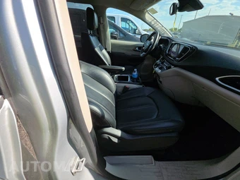 2024 Chrysler Pacifica Touring L 121.6" WB - miniatura 8