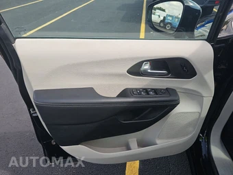 2024 Chrysler Pacifica Touring L 121.6" WB - miniatura 9