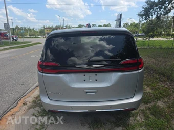 2024 Chrysler Pacifica Touring L 121.6" WB - miniatura 5