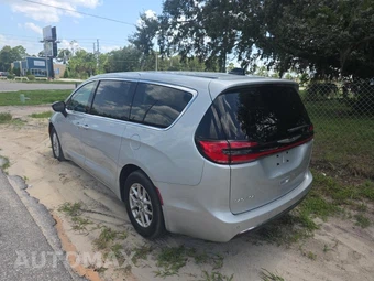 2024 Chrysler Pacifica Touring L 121.6" WB - miniatura 6