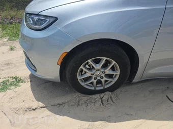 2024 Chrysler Pacifica Touring L 121.6" WB - miniatura 8