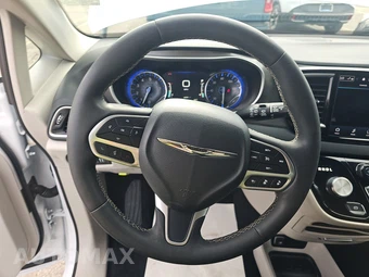 2024 Chrysler Pacifica Touring L 121.6" WB - miniatura 16