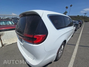 2024 Chrysler Pacifica Touring L 121.6" WB - miniatura 4