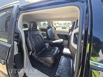 2024 Chrysler Pacifica Touring L 121.6" WB - miniatura 17