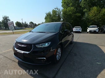2024 Chrysler Pacifica Touring L 121.6" WB