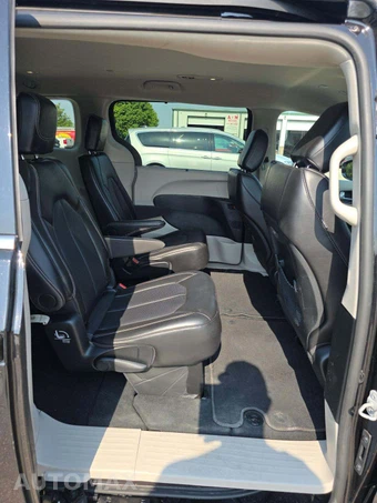2024 Chrysler Pacifica Touring L 121.6" WB - miniatura 14