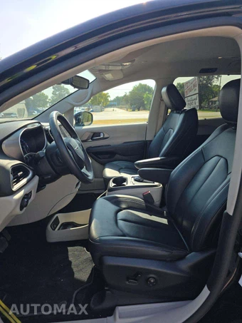 2024 Chrysler Pacifica Touring L 121.6" WB - miniatura 3