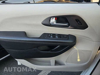 2024 Chrysler Pacifica Touring L 121.6" WB - miniatura 15