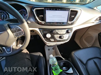 2024 Chrysler Pacifica Touring L 121.6" WB - miniatura 17