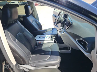 2024 Chrysler Pacifica Touring L 121.6" WB - miniatura 14
