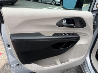 2024 Chrysler Pacifica Touring L 121.6" WB - miniatura 18