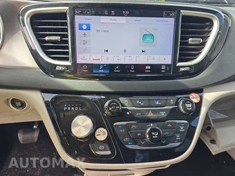 2024 Chrysler Pacifica Touring L 121.6" WB - miniatura 11