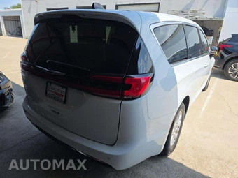 2024 Chrysler Pacifica Touring L 121.6" WB - miniatura 3
