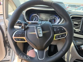 2024 Chrysler Pacifica Touring L 121.6" WB - miniatura 10