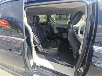 2024 Chrysler Pacifica Touring L 121.6" WB - miniatura 17