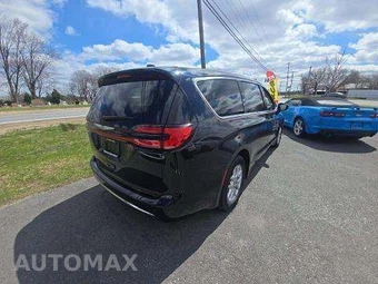 2024 Chrysler Pacifica Touring L 121.6" WB - miniatura 3