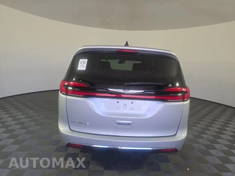 2024 Chrysler Pacifica Touring L 121.6" WB - miniatura 5