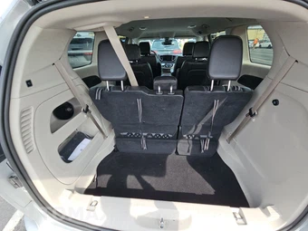 2024 Chrysler Pacifica Touring L 121.6" WB - miniatura 17