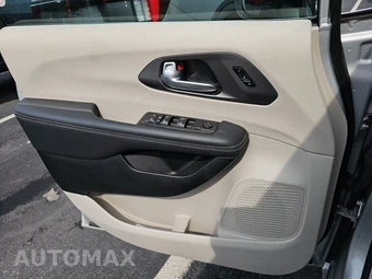 2024 Chrysler Pacifica Touring L 121.6" WB - miniatura 9