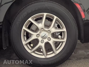 2024 Chrysler Pacifica Touring L 121.6" WB - miniatura 12