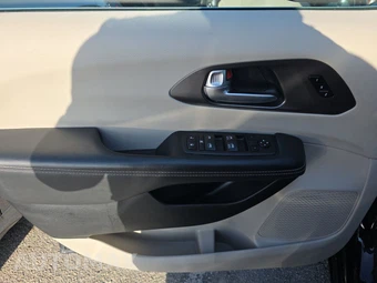 2024 Chrysler Pacifica Touring L 121.6" WB - miniatura 15