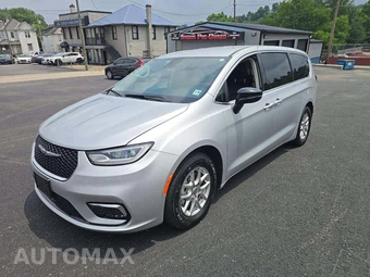2024 Chrysler Pacifica Touring L 121.6" WB