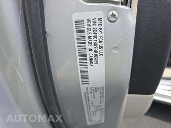 2024 Chrysler Pacifica Touring L 121.6" WB - miniatura 5
