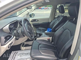 2024 Chrysler Pacifica Touring L 121.6" WB - miniatura 6