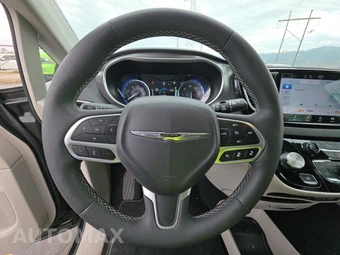 2024 Chrysler Pacifica Touring L 121.6" WB - miniatura 10
