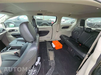 2024 Chrysler Pacifica Touring L 121.6" WB - miniatura 13