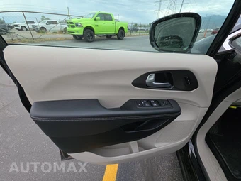 2024 Chrysler Pacifica Touring L 121.6" WB - miniatura 9