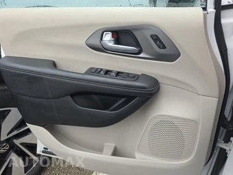 2024 Chrysler Pacifica Touring L 121.6" WB - miniatura 15