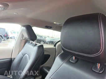 2024 Chrysler Pacifica Touring L 121.6" WB - miniatura 21