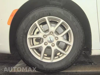 2024 Chrysler Pacifica Touring L 121.6" WB - miniatura 9