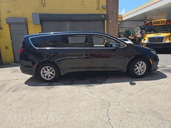 2024 Chrysler Pacifica Touring L 121.6" WB - miniatura 4