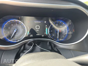 2024 Chrysler Pacifica Touring L 121.6" WB - miniatura 12