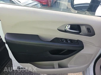 2024 Chrysler Pacifica Touring L 121.6" WB - miniatura 9