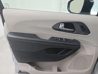2024 Chrysler Pacifica Touring L 121.6" WB - miniatura 9