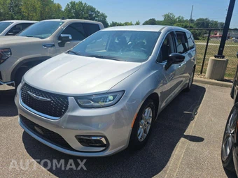 2024 Chrysler Pacifica Touring L 121.6" WB