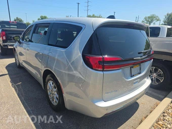 2024 Chrysler Pacifica Touring L 121.6" WB - miniatura 2