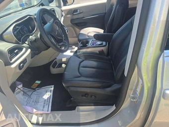 2024 Chrysler Pacifica Touring L 121.6" WB - miniatura 6