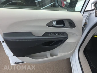 2024 Chrysler Pacifica Touring L 121.6" WB - miniatura 15