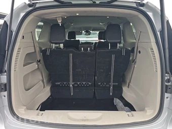 2024 Chrysler Pacifica Touring L 121.6" WB - miniatura 18