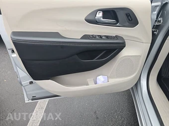 2024 Chrysler Pacifica Touring L 121.6" WB - miniatura 9