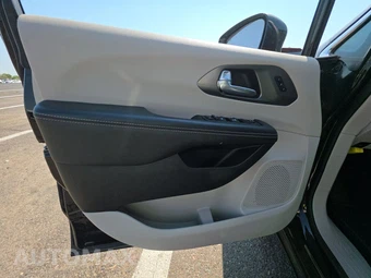 2024 Chrysler Pacifica Touring L 121.6" WB - miniatura 9