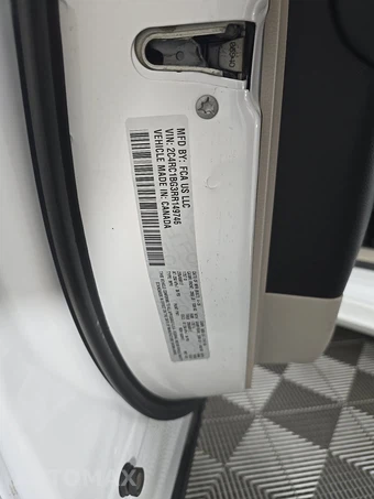 2024 Chrysler Pacifica Touring L 121.6" WB - miniatura 16