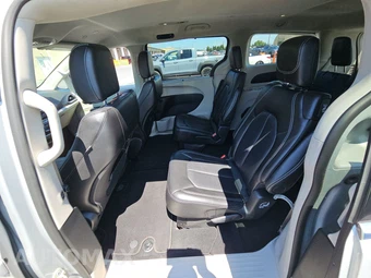 2024 Chrysler Pacifica Touring L 121.6" WB - miniatura 13