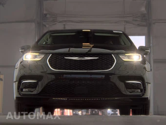 2024 Chrysler Pacifica Touring L 121.6" WB - miniatura 3