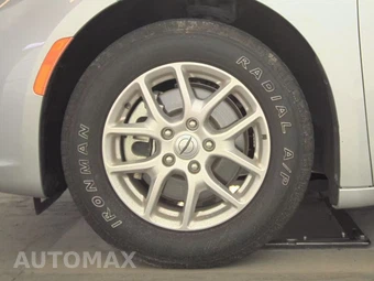 2024 Chrysler Pacifica Touring L 121.6" WB - miniatura 9